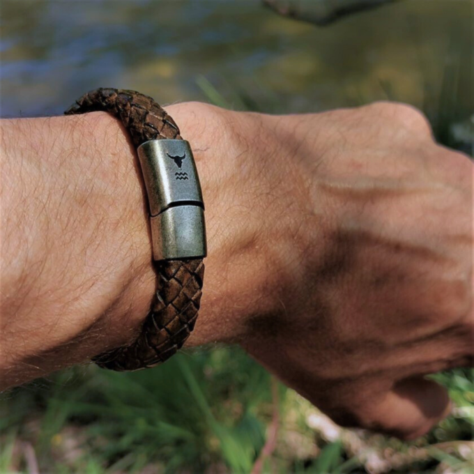 RIDER Herren Lederarmband braun geflochten. Hochwertiger Armschmuck für Männer aus dem Isarrider online Shop.