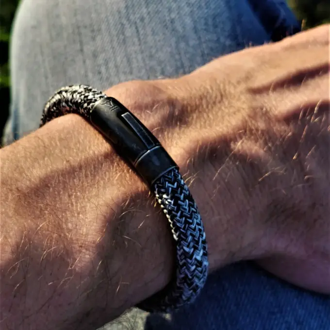 RANGER sportliches Herrenarmband Segeltau in schwarz-weiss aus dem Isarrider online Shop für Armbänder